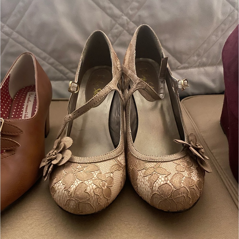 Never Worn 👠 “Lace Vintage-Style” Heel